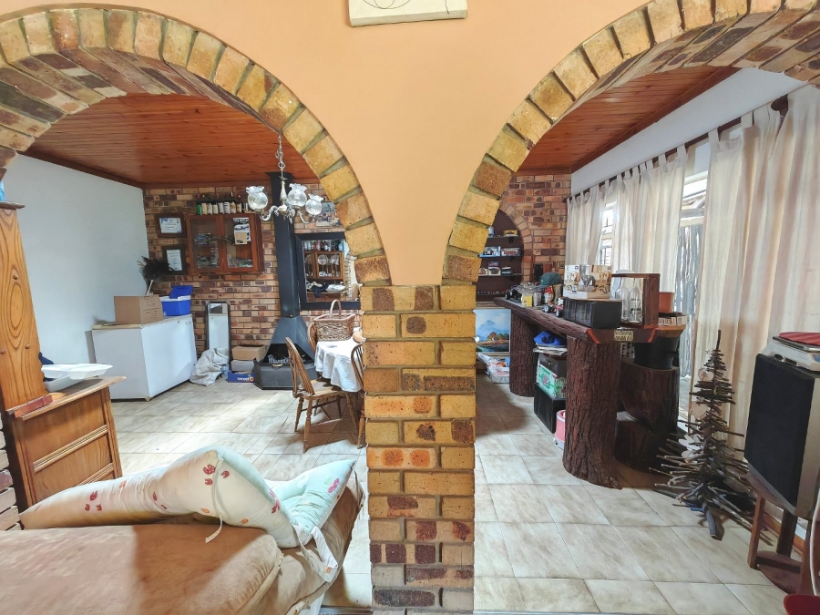 5 Bedroom Property for Sale in Pellissier Free State